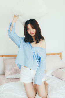 女性最大胆展阴艺术图